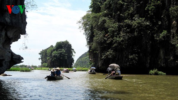 Tam Coc – Ha Long Bay on land - ảnh 18